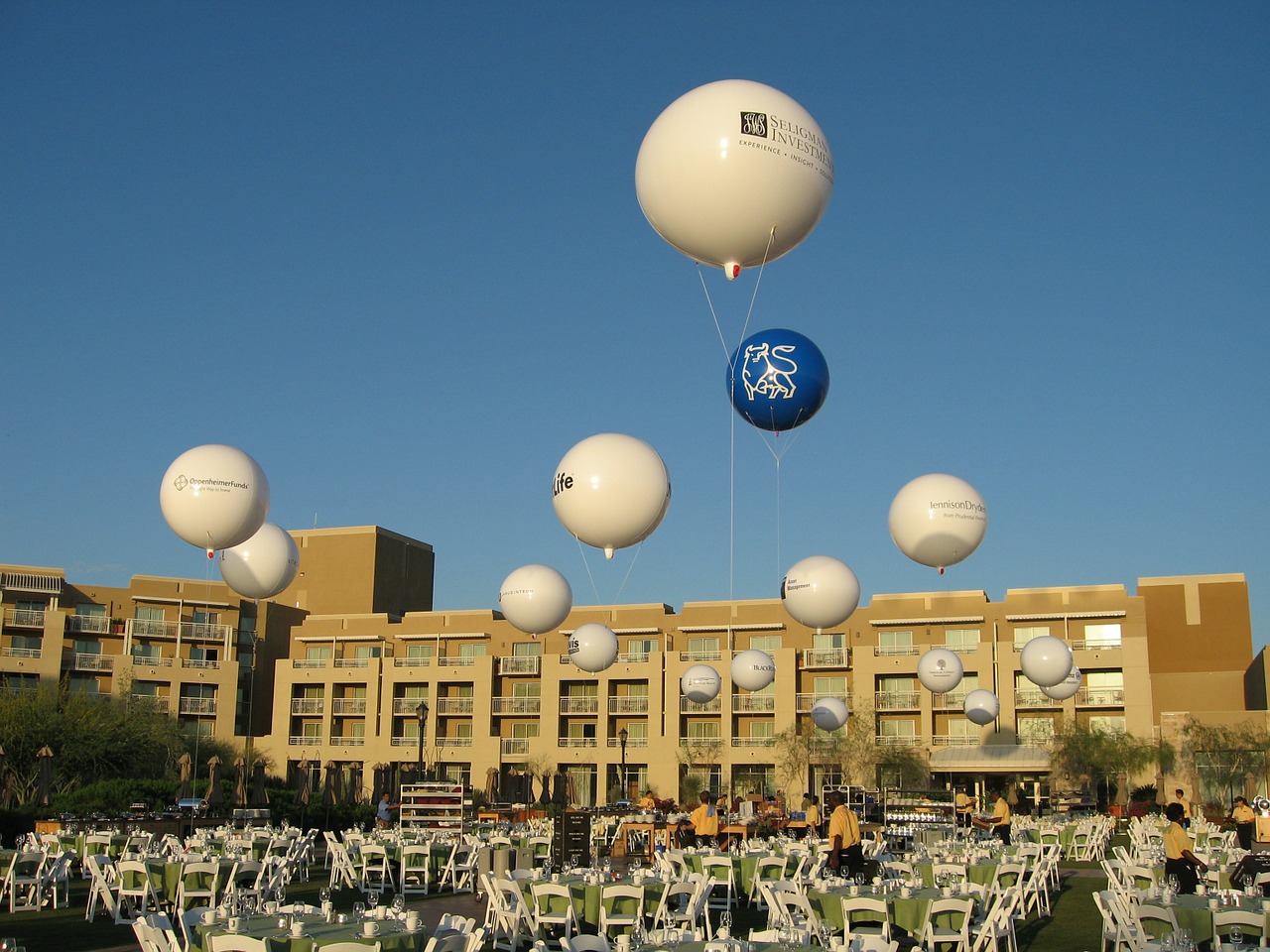 Comment vous démarquer avec des ballons publicitaires ?