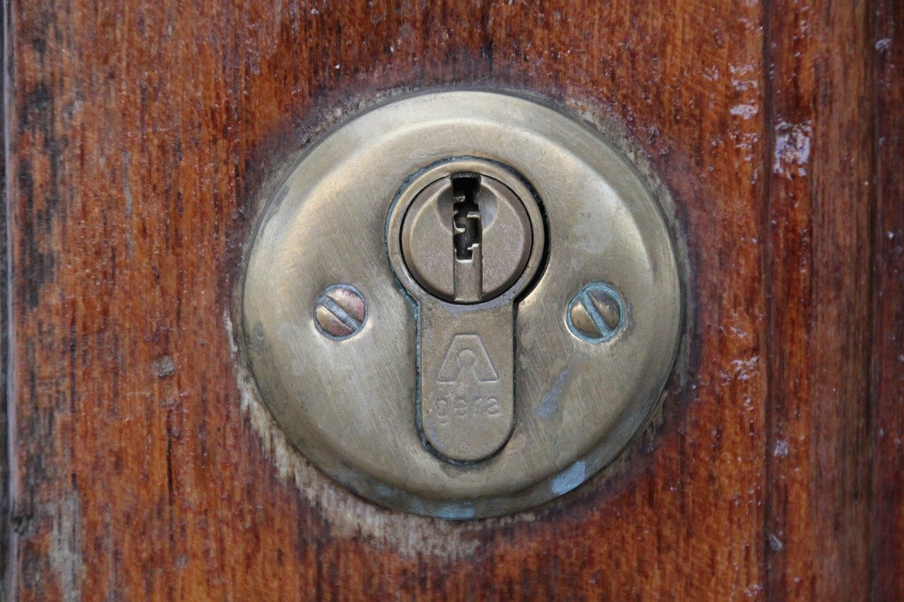 Serrure à encastrer : confiez-là au professionnel